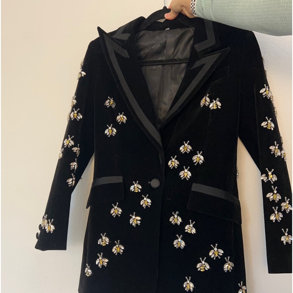 Bee velvet blazer